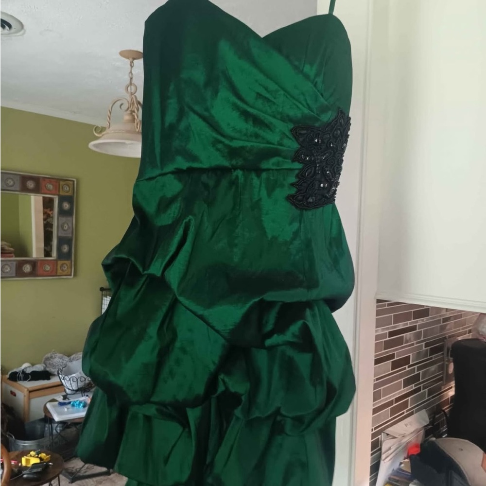 Elegant Green Strapless Dress